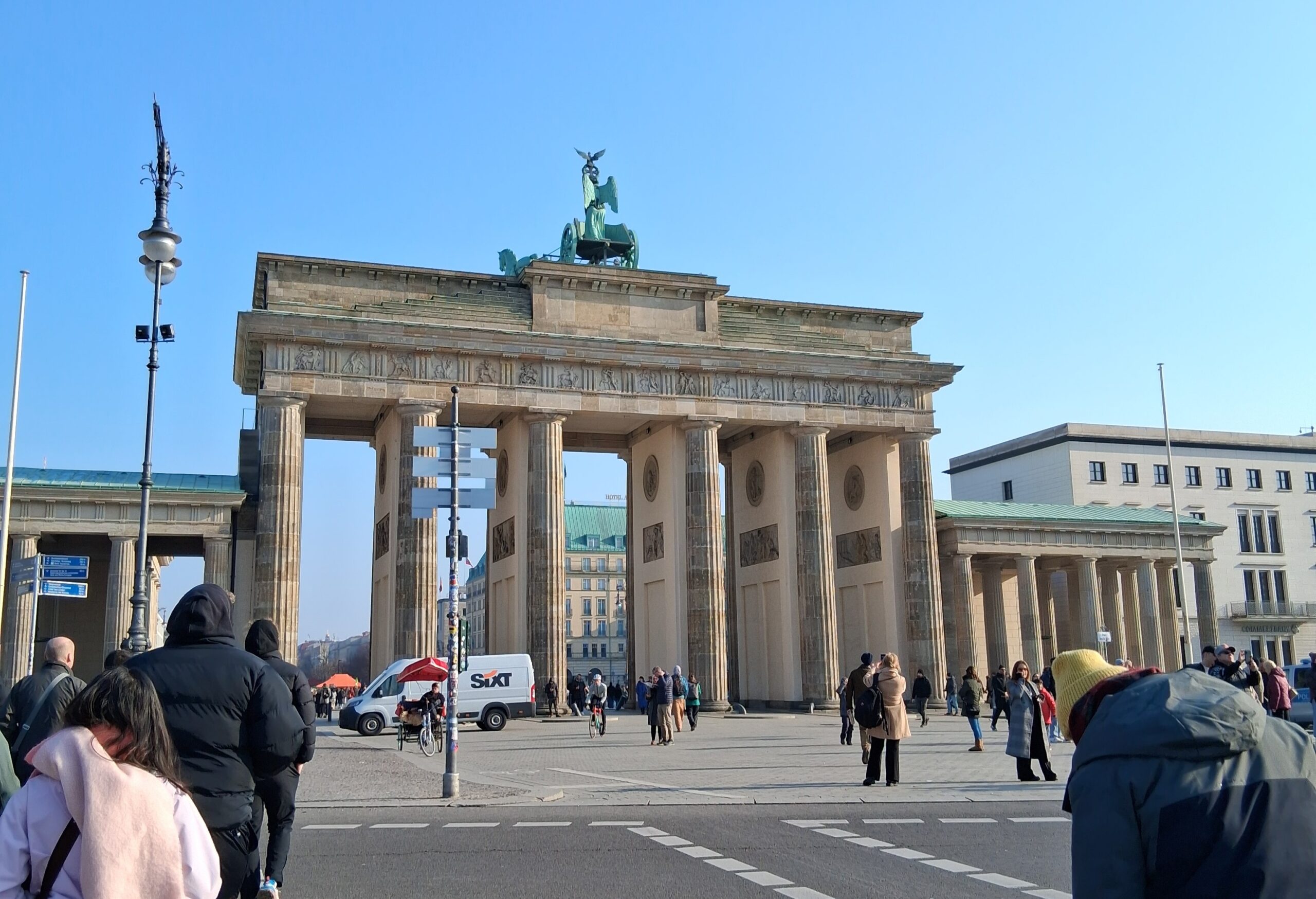 Boston College Turing Scheme 2025 - Students in Berlin visit the Brandenburg Gate