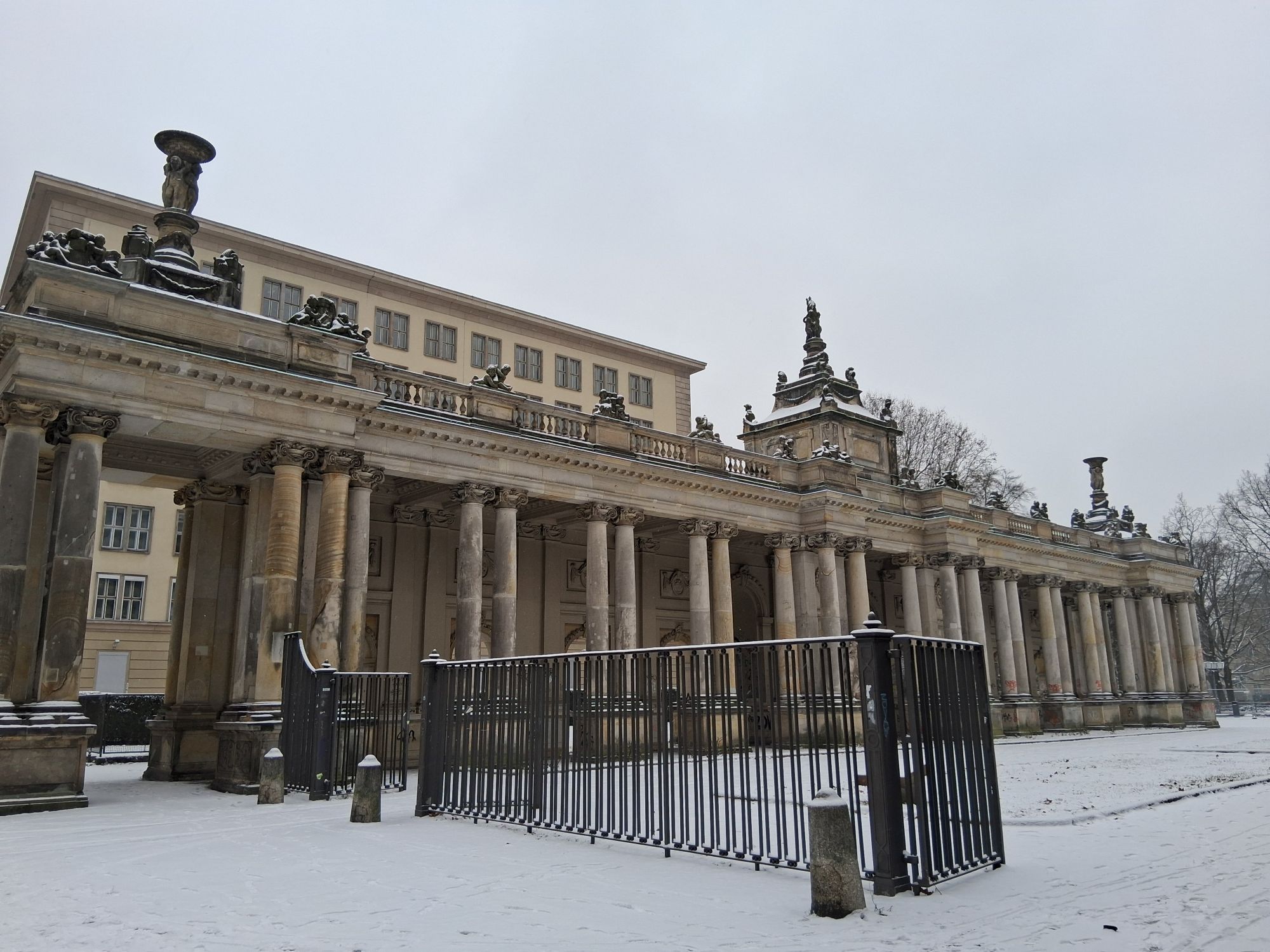 Boston College Turing Scheme 2025 - Students in Berlin visit historical monument in the snow